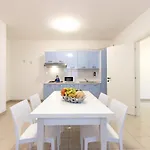 Apartment Colourful Modern Flat In Lignano-beahost *