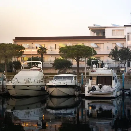 Apartment Colourful Modern Flat In Lignano-beahost Lignano Sabbiadoro